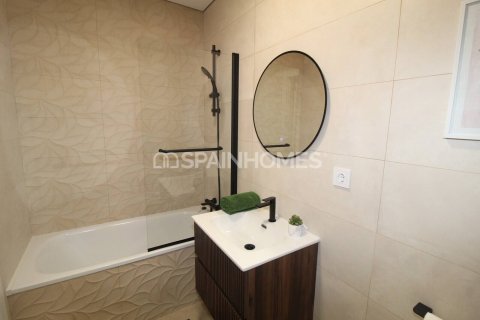 Huoneisto myytävänä Torrevieja, Alicante, Espanja, 2 makuuhuonetta, 78 m2 No. 187461 - kuva 17