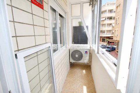 Apartment for sale in Torrevieja, Alicante, Spain 2 bedrooms, 78 sq.m. No. 187461 - photo 19