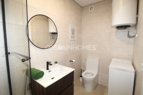 Huoneisto myytävänä Torrevieja, Alicante, Espanja, 2 makuuhuonetta, 78 m2 No. 187461 - kuva 18