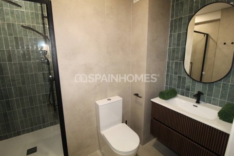 Huoneisto myytävänä Torrevieja, Alicante, Espanja, 2 makuuhuonetta, 78 m2 No. 187461 - kuva 15