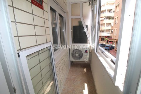 Huoneisto myytävänä Torrevieja, Alicante, Espanja, 2 makuuhuonetta, 78 m2 No. 187461 - kuva 19