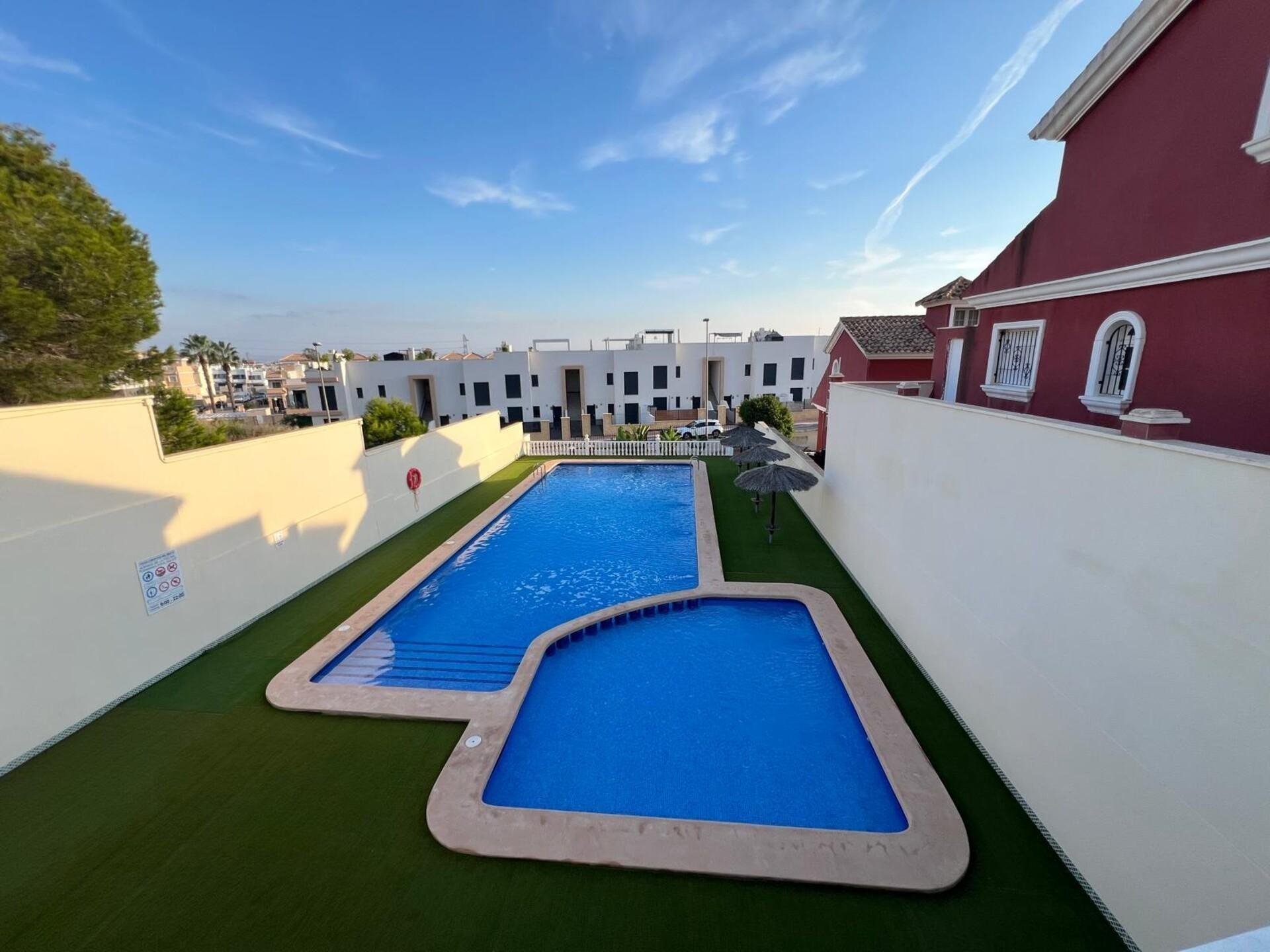 Huvila Torrevieja, Alicante, Espanja 3 makuuhuonetta, 110 m2 No. 186862
