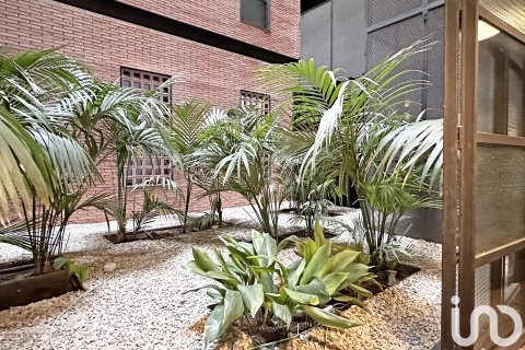 Lägenhet till salu i Barcelona, Spanien 2 sovrum, 75 kvm. Nr. 153692 - foto 23