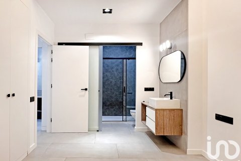 Lägenhet till salu i Barcelona, Spanien 2 sovrum, 75 kvm. Nr. 153692 - foto 15