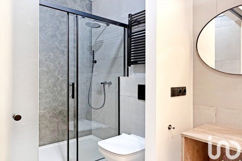 Lägenhet till salu i Barcelona, Spanien 2 sovrum, 75 kvm. Nr. 153692 - foto 16