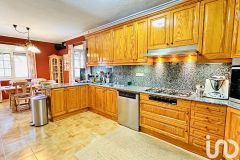 Dom w Mutxamel, Alicante, Hiszpania 5 sypialni, 987 mkw. nr 153691 – zdjęcie 16