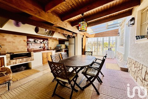 Dom w Mutxamel, Alicante, Hiszpania 5 sypialni, 987 mkw. nr 153691 – zdjęcie 11