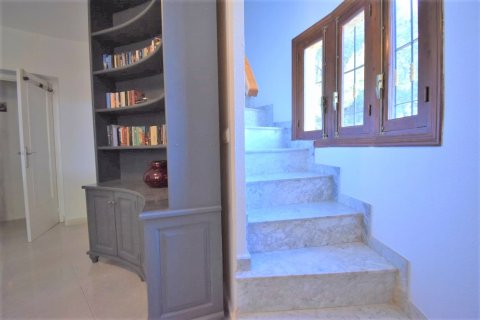 Villa for sale Villamartin, Alicante, Spain 6 bedrooms, 180 sq.m. No. 119268 - photo 9