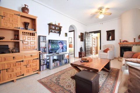 Huvila myytävänä Villamartin, Alicante, Espanja, 4 makuuhuonetta, 84 m2 No. 119271 - kuva 7