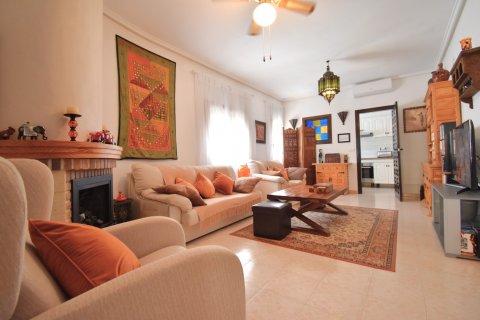 Huvila myytävänä Villamartin, Alicante, Espanja, 4 makuuhuonetta, 84 m2 No. 119271 - kuva 5