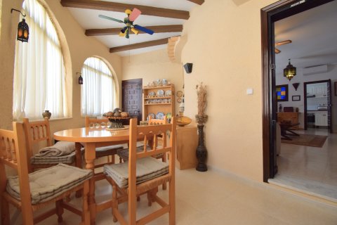Huvila myytävänä Villamartin, Alicante, Espanja, 4 makuuhuonetta, 84 m2 No. 119271 - kuva 9