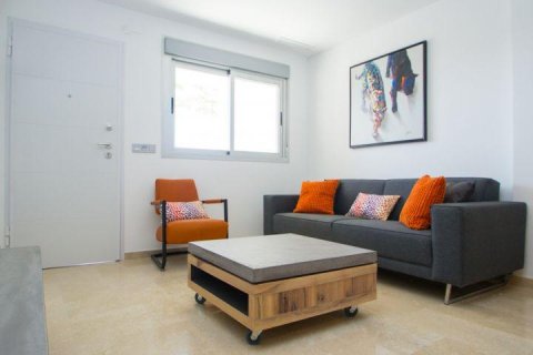 Huoneisto myytävänä Campoamor, Alicante, Espanja, 2 makuuhuonetta, 65 m2 No. 116510 - kuva 16