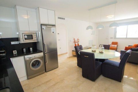 Huoneisto myytävänä Campoamor, Alicante, Espanja, 2 makuuhuonetta, 65 m2 No. 116510 - kuva 2
