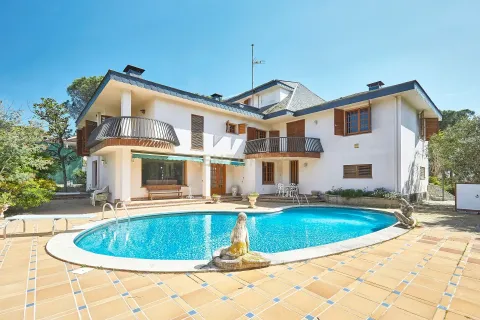Hus i Sant Fost de Campsentelles, Barcelona, Spanien 6 sovrum, 573 kvm. Nr. 166928