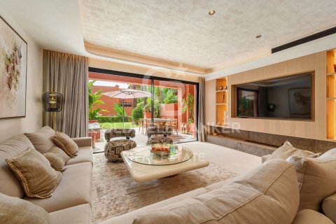 Casa in vendita a Marbella, Malaga, Spagna 4 camere da letto, 217 mq. N° 157919 - foto 2