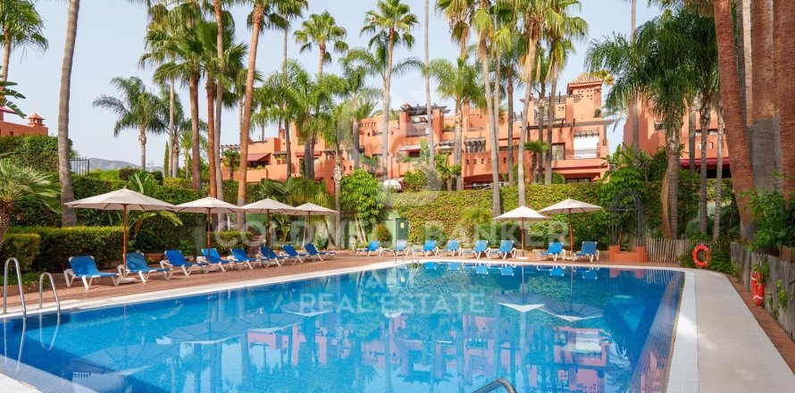 House in Marbella, Malaga, Spain 4 bedrooms, 217 sq.m. No. 157919