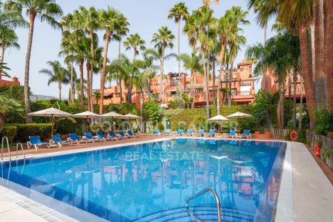 Talo Marbella, Malaga, Espanja 4 makuuhuonetta, 217 m2 No. 157919
