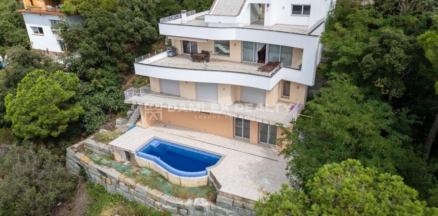Willa w Lloret de Mar, Girona, Hiszpania 5 sypialni, 441 mkw. nr 177134