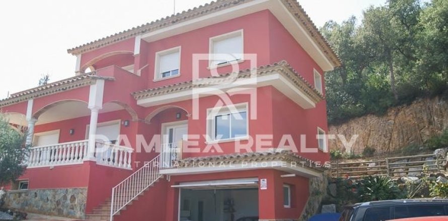 Villa à Platja D'aro, Girona, Espagne 4 chambres, 300 m2 No. 177133