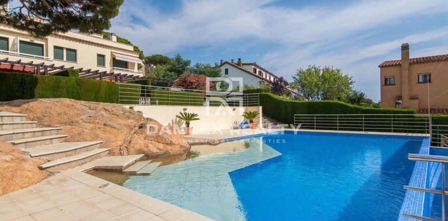 House à Sant Feliu de Guixols, Girona, Espagne 4 chambres, 135 m2 No. 177136