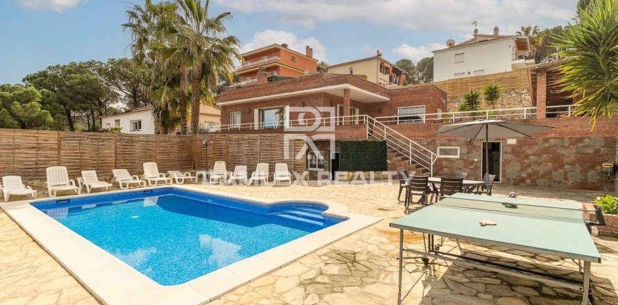 House à Lloret de Mar, Girona, Espagne 8 chambres, 293 m2 No. 177137