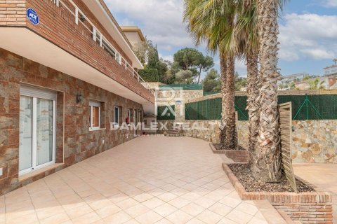House à vendre à Lloret de Mar, Girona, Espagne, 8 chambres, 293 m2 No. 177137 - photo 8