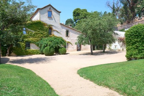 Villa for sale in Alella, Barcelona, Spain 5 bedrooms, 752 sq.m. No. 150281 - photo 4