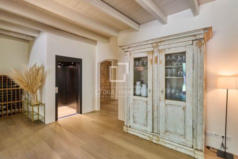 Villa for sale in Alella, Barcelona, Spain 5 bedrooms, 752 sq.m. No. 150281 - photo 10