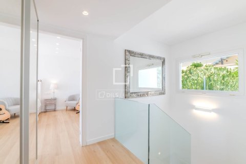 Villa for sale in Sitges, Barcelona, Spain 5 bedrooms, 245 sq.m. No. 150283 - photo 20