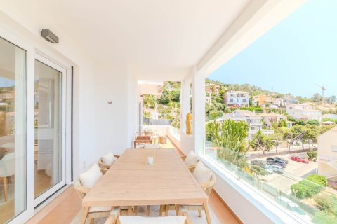 Villa for sale in Sitges, Barcelona, Spain 5 bedrooms, 245 sq.m. No. 150283 - photo 4