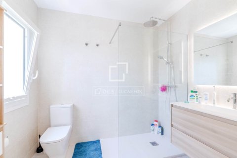 Villa for sale in Sitges, Barcelona, Spain 5 bedrooms, 245 sq.m. No. 150283 - photo 25