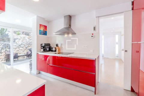 Villa for sale in Sitges, Barcelona, Spain 5 bedrooms, 245 sq.m. No. 150283 - photo 13