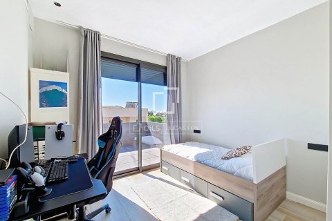 Villa for sale in Vilanova i la Geltru, Barcelona, Spain 4 bedrooms, 195 sq.m. No. 150285 - photo 23
