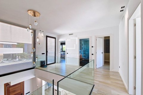 Villa for sale in Vilanova i la Geltru, Barcelona, Spain 4 bedrooms, 195 sq.m. No. 150285 - photo 21