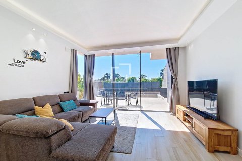 Villa for sale in Vilanova i la Geltru, Barcelona, Spain 4 bedrooms, 195 sq.m. No. 150285 - photo 4