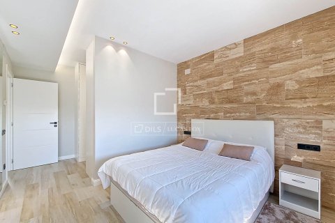 Villa for sale in Vilanova i la Geltru, Barcelona, Spain 4 bedrooms, 195 sq.m. No. 150285 - photo 29