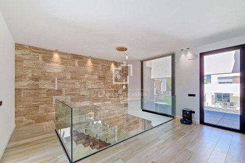 Villa for sale in Vilanova i la Geltru, Barcelona, Spain 4 bedrooms, 195 sq.m. No. 150285 - photo 20