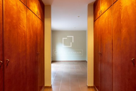 Villa for sale in Vallromanes, Barcelona, Spain 4 bedrooms, 471 sq.m. No. 150279 - photo 25