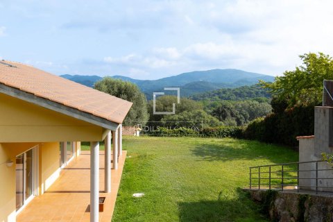 Villa for sale in Vallromanes, Barcelona, Spain 4 bedrooms, 471 sq.m. No. 150279 - photo 3