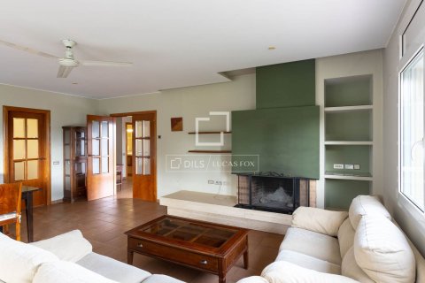 Villa for sale in Vallromanes, Barcelona, Spain 4 bedrooms, 471 sq.m. No. 150279 - photo 11