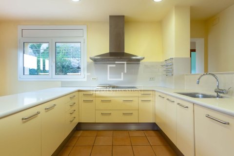 Villa for sale in Vallromanes, Barcelona, Spain 4 bedrooms, 471 sq.m. No. 150279 - photo 14