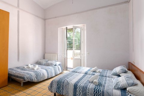 Villa for sale in Arenys de Mar, Barcelona, Spain 13 bedrooms, 651 sq.m. No. 150280 - photo 12