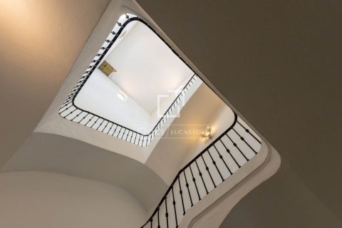Villa for sale in Arenys de Mar, Barcelona, Spain 13 bedrooms, 651 sq.m. No. 150280 - photo 4