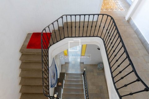 Villa for sale in Arenys de Mar, Barcelona, Spain 13 bedrooms, 651 sq.m. No. 150280 - photo 14