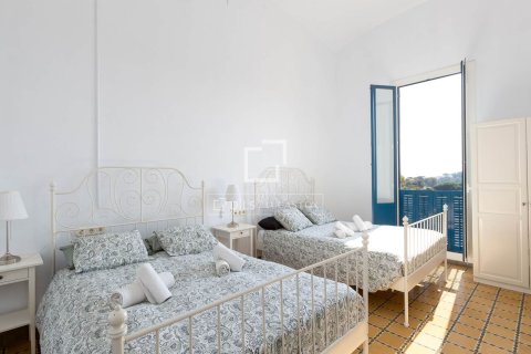 Villa for sale in Arenys de Mar, Barcelona, Spain 13 bedrooms, 651 sq.m. No. 150280 - photo 11