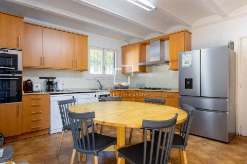 Villa for sale in Arenys de Mar, Barcelona, Spain 13 bedrooms, 651 sq.m. No. 150280 - photo 17