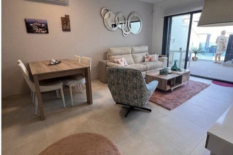 Huoneisto myytävänä Guardamar del Segura, Alicante, Espanja, 2 makuuhuonetta,  No. 160654 - kuva 2