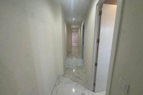 Apartamento en venta en Torrevieja, Alicante, España 3 dormitorios, 111 m2 No. 160649 - foto 11