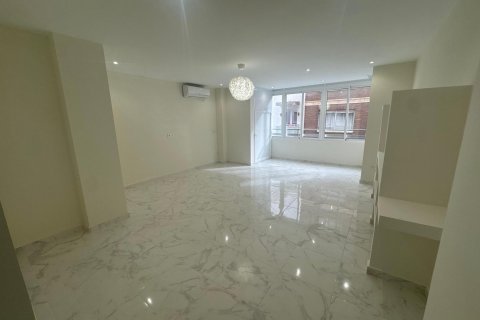 Apartamento en venta en Torrevieja, Alicante, España 3 dormitorios, 111 m2 No. 160649 - foto 4