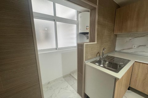Apartamento en venta en Torrevieja, Alicante, España 3 dormitorios, 111 m2 No. 160649 - foto 8